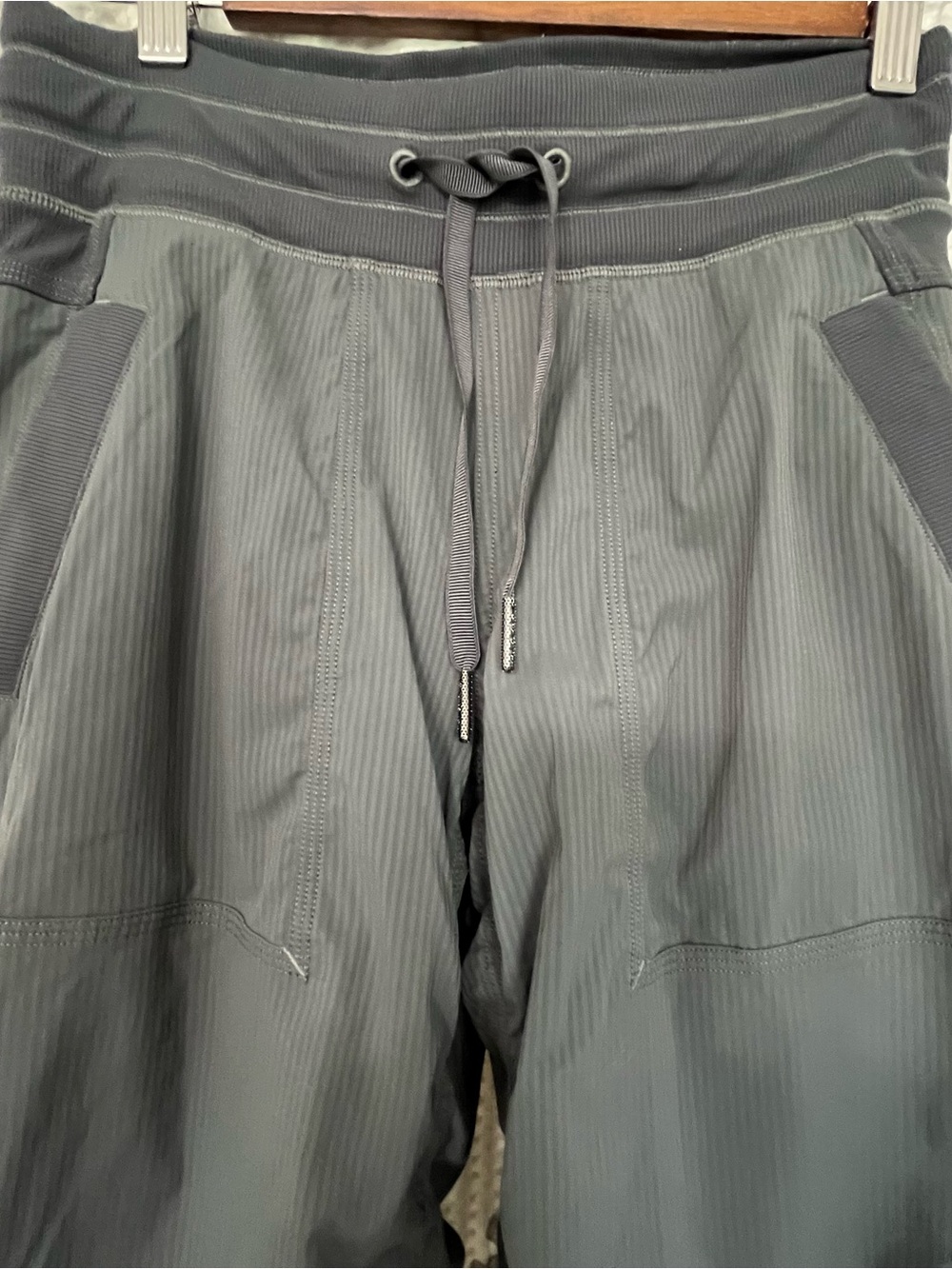 lululemon athletica Dance Studio Gray Women's Drawstring Pants. Size 4 - Picture 2 of 7